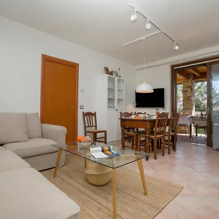 Casa Valtenesi アパート